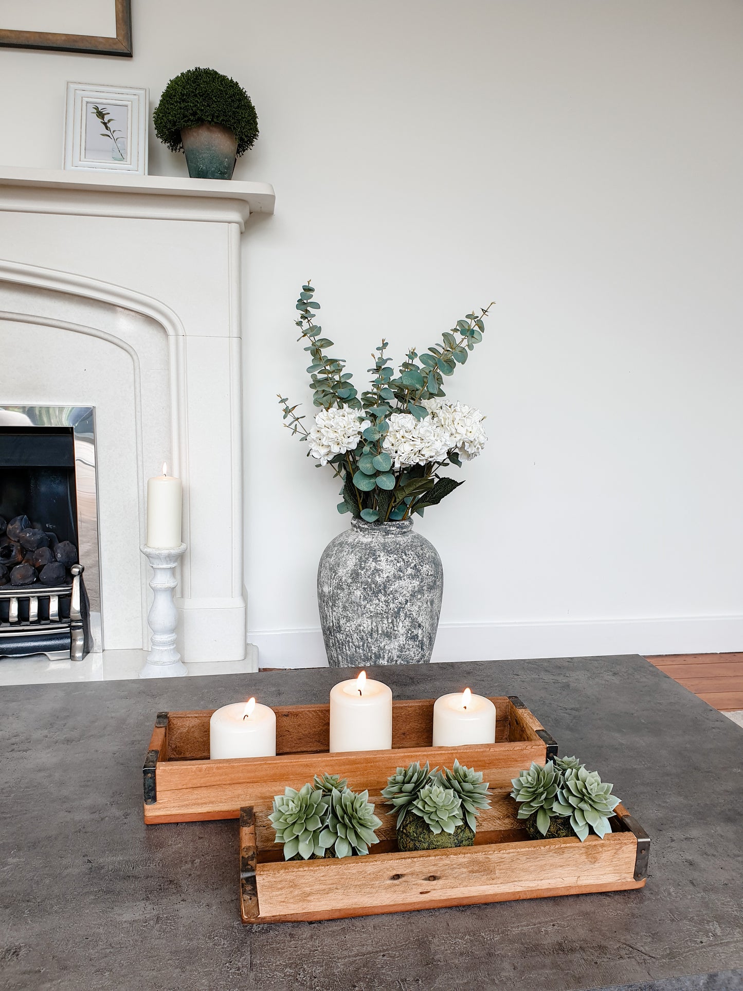 Stone candle pillars