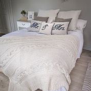 Ivory Cable Knit Throw on bed