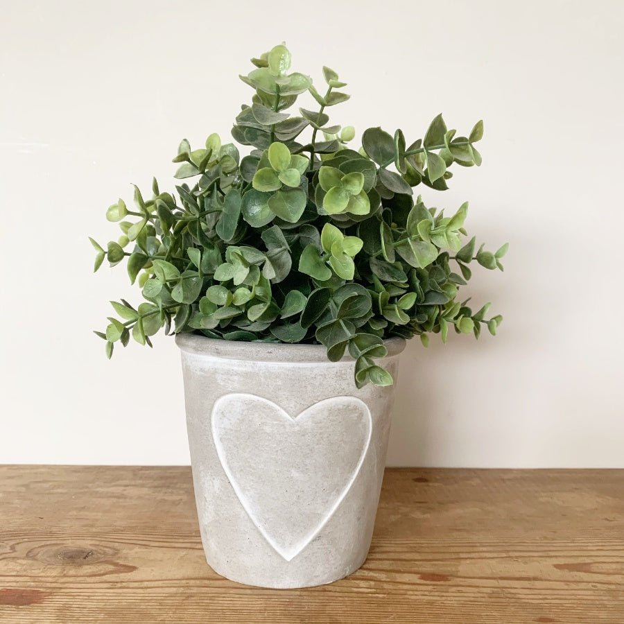 White heart outline pot