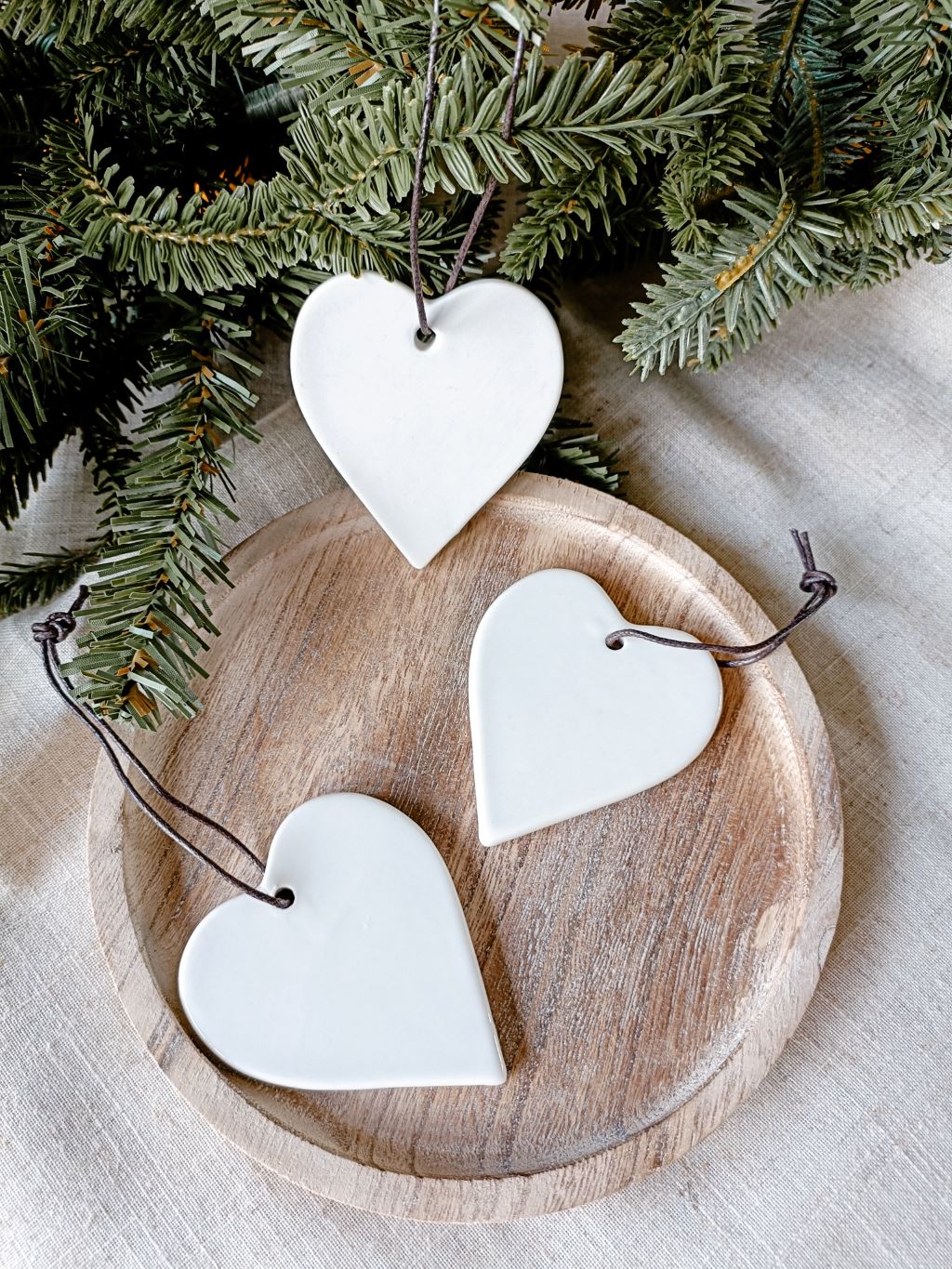 Set of 3 medium ceramic hanging heart decorations 